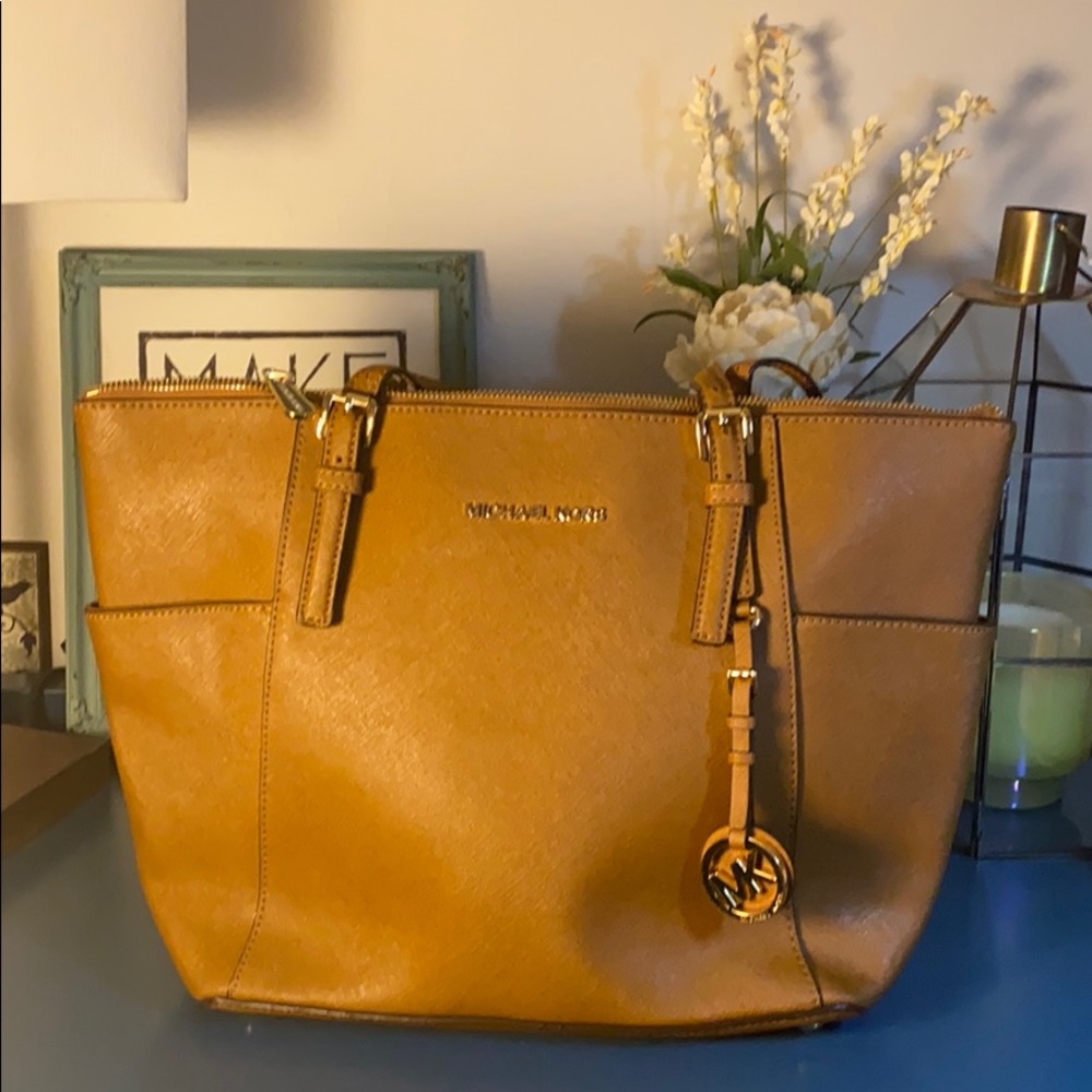 Michael Kors Small Saffiano Zip Top Shoulder Bag